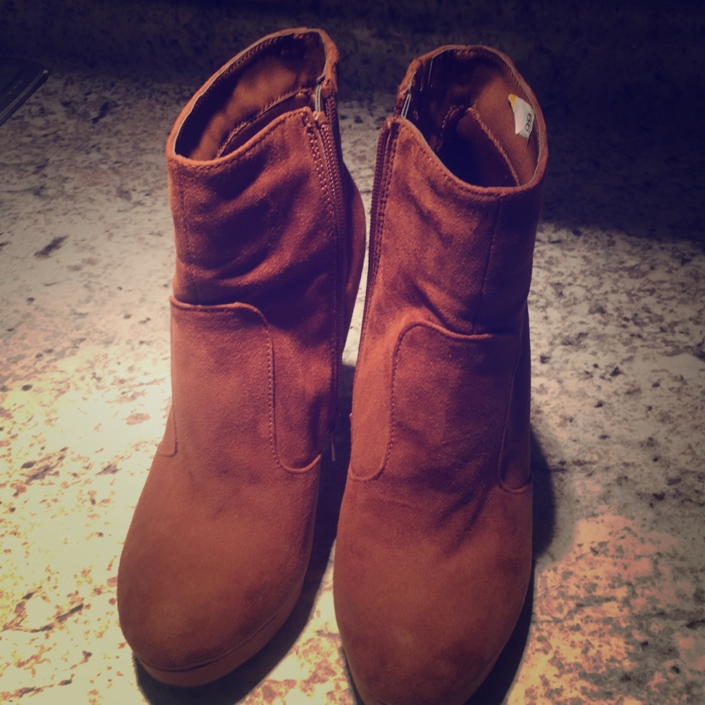 New over ankle boot